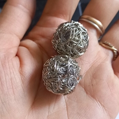2 viên charm rỗng dây kim loại xoắn 14mm- 20mm dùng làm mặt dây chuyền, vòng cổ, trang trí thủ công