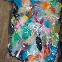 Lông vũ gói 7gam đủ màu dài 4-10CM (khoảng 80-90 cái)