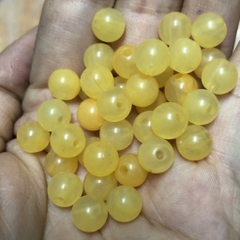 18-35 hạt nhựa tròn màu vàng vân giả đá 8-10mm (gói 10gam) có lỗ xỏ làm vòng tay, vòng cổ (TL)