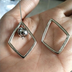 2 khoen treo hình thoi có 1lỗ dài 35mm