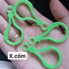 1-5 móc càng cua nhựa loại lớn 25x50mm nhiều màu