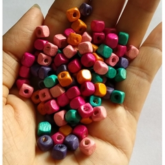 (P118-1/6) 5-25gam hạt gỗ vuông nhiều màu nhiều size có lỗ xỏ làm thủ công, đồ chơi, trang trí diy