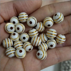 Hạt nhựa tròn hoa văn tvàng 10mm-THV07