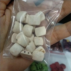 Gói 20viên đá ngọc lam nhân tạo dẹp 2lỗ 10x13mm