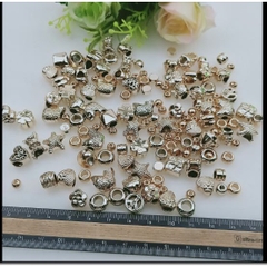 gói 50gam charm xỏ hỗn hợp màu vàng nhạt mix vòng trang sức (P160-23)