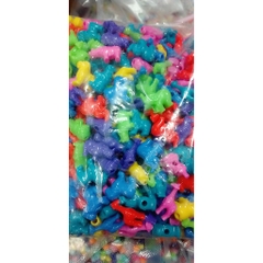 P132-9 M2 / 10-50gam Hỗn hợp voi, tê giác, hưu,sư tử nhựa có lỗ xỏ 4mm làm đồ chơi, trang trí