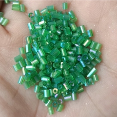 10 gam cườm gẫy dài 2,5-3mm các màutrang trí trang sức vòng tay, vòng cổ, dây đeo khẩu tang, đính trang trí quần áo....