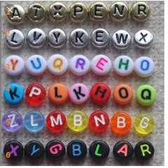50gam hạt chữ cái , chữ số tròn dẹp đủ màu size 4x7mm, 6x10mm làm vòng hạt