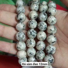 1 viên đá xám đen có lỗ xỏ 1mm đến 1,5mm size 8mm 10mm 12mm