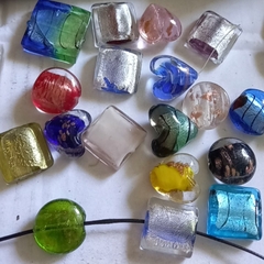 2 Hạt charm thủy tinh  trái tim, tròn in hoa văn làm vòng handmade, trang trí thủ công tùy thích