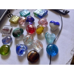 2 Hạt charm thủy tinh  trái tim, tròn in hoa văn làm vòng handmade, trang trí thủ công tùy thích