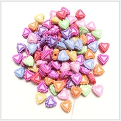 10gam hạt nhựa trái tim các loại có lỗ xỏ làm vòng tay, vòng cổ, handmade tùy thích...