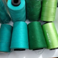 Cuộn chỉ 5000met tone xanh