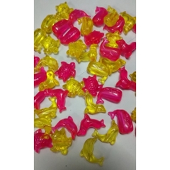 (P132-8 M3) 10-50gam Hỗn hợp cá, rùa nhựa vàng hồng có lỗ xỏ 4mm làm đồ chơi, trang trí