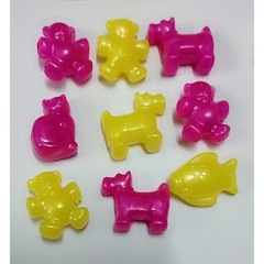 P132-8 M6/ 10-50gam Hỗn hợp cá, mèo ,gấu, chó nhựa xanh tím có lỗ xỏ 4mm làm đồ chơi, trang trí