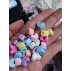 10gam hạt nhựa trái tim các loại có lỗ xỏ làm vòng tay, vòng cổ, handmade tùy thích...