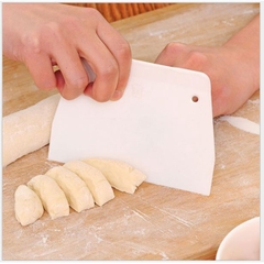 Miếng Vét Bột / Cắt Bột / Chà Láng làm bánh mì, bánh kem... 2 Size (Dough scraper)
