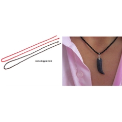vòng cổ dây se sẵng màu đỏ /đen may mắn