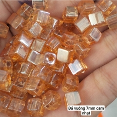 10-100 gam Đá thuỷ tinh vuông 7mm nhiều màu.