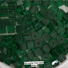 10-100 gam Đá thuỷ tinh vuông 7mm nhiều màu.