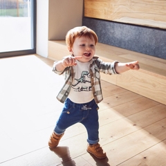 Giày boot tập đi trẻ em Chicco Fabel màu vàng