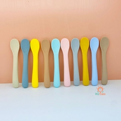 Thìa ăn dặm silicone cho bé