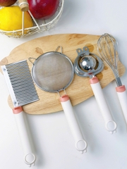 Bộ dụng cụ chế biến ăn dặm 4 món tiện dụng Coco Bear