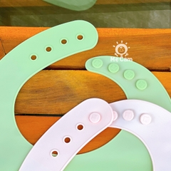 Yếm silicone Coco Bear dáng cong cho bé ăn dặm