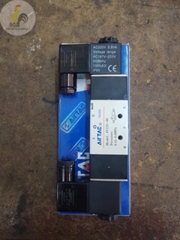 Van điện từ solenoid 5/2 khí nén 2 đầu điện 2 vị trí ren 13 4v220 Airtac