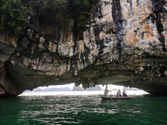 [ HẠ LONG, YÊN TỬ ] Vịnh Hạ Long - Titop - Hang Luồn 1N ( tàu 45 chỗ + ăn set menu )