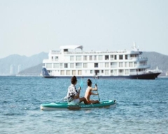 DU THUYỀN KHÁM PHÁ VỊNH NHA TRANG