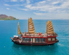 DU THUYỀN EMPEROR CRUISES - NGẮM HOÀNG HÔN TRÊN VỊNH NHA TRANG (SUNSET CRUISE)