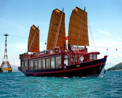 DU THUYỀN EMPEROR CRUISES - HÀNH TRÌNH KHÁM PHÁ VỊNH NHA TRANG (DAY CRUISE)