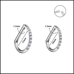 Khuyên tai chữ D giả vòng có đính đá - 2 size - Titan F136
