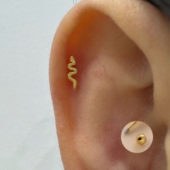 Khuyên tai con rắn nhỏ - màu vàng - 0.8*8*4mm