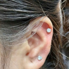 Bông tai đính đá trái tim - Có 2 size đá - Titanium