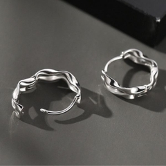 Bông tai tròn hình gợn sóng - 12mm - Hợp kim