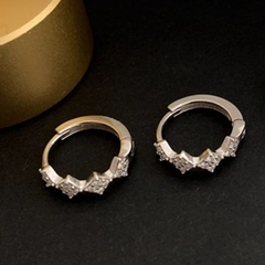 Hoa tai tròn hoạ tiết kim cương nhân tạo - Bạc 925 - 8mm