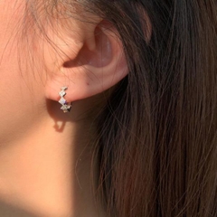 Hoa tai tròn hoạ tiết kim cương nhân tạo - Bạc 925 - 8mm