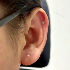 Khuyên thủy tinh giấu lỗ xỏ (đầy đủ size) - Trong suốt