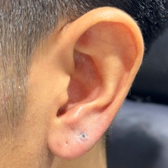 Khuyên thủy tinh giấu lỗ xỏ (đầy đủ size) - Trong suốt