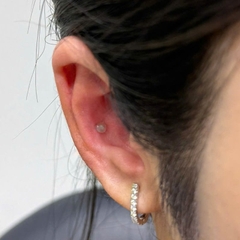 Khuyên thủy tinh giấu lỗ xỏ (đầy đủ size) - Trong suốt