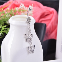 Khuyên rốn con bướm tòn ten
