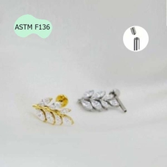Hoa tai hình chiếc lá lấp lánh - Titanium - 2 màu