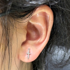 Khuyên tai thanh kiếm - Titanium - 1.2*8mm