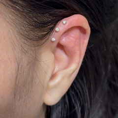 Khuyên Titan mặt đá cơ bản - Chốt nhấn - Có 9 size