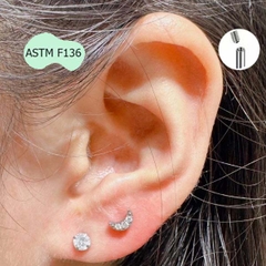KHUYÊN TAI MẶT TRĂNG - CHẤT LIỆU TITANIUM