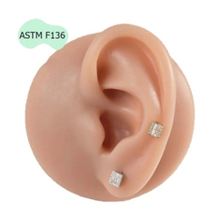 Khuyên tai hình vuông đính đá - Titanium F136 - 1.2*8mm