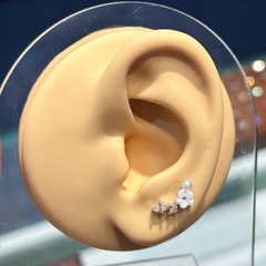 Khuyên tai chuỗi hoa xinh xắn / Hợp kim