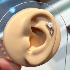 Khuyên tai chuỗi hoa xinh xắn / Hợp kim